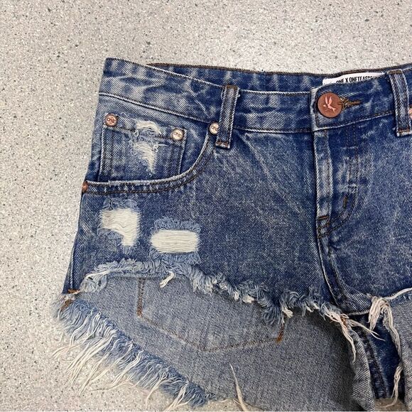 One Teaspoon Bonitas Low Waist Distressed Denim Cutoff Shorts 27 - Picture 3 of 9